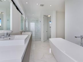 16492 S Botaniko Dr S, Weston FL 33326