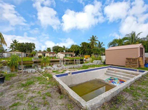 2615 Liberty St, Hollywood FL 33020