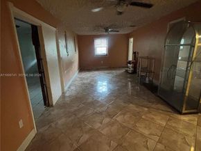 1733 NW 40th St, Miami FL 33142