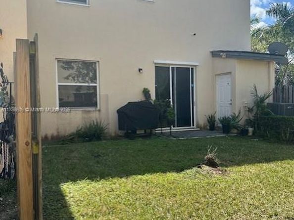 142 SE 28th Ter 11, Homestead FL 33033
