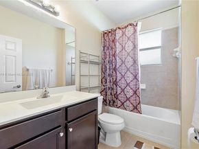 142 SE 28th Ter 11, Homestead FL 33033