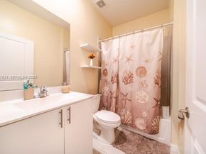 492 NW 203rd Ter, Miami Gardens FL 33169