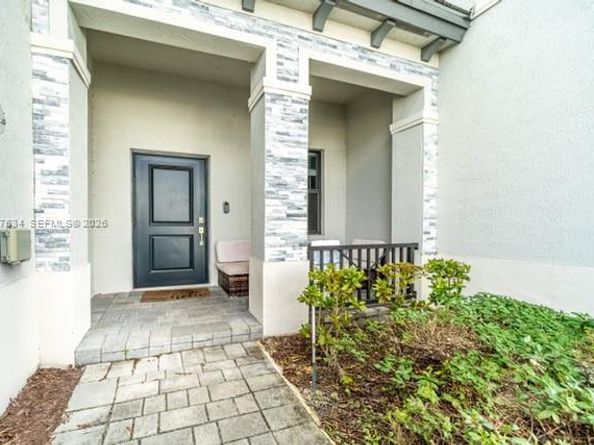 492 NW 203rd Ter, Miami Gardens FL 33169