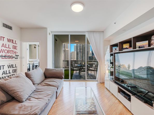 350 S Miami Ave 2104, Miami FL 33130