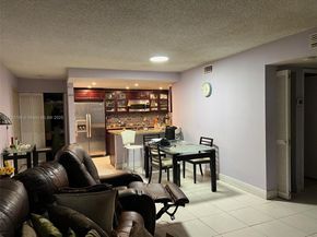 460 W Park Dr 103, Miami FL 33172
