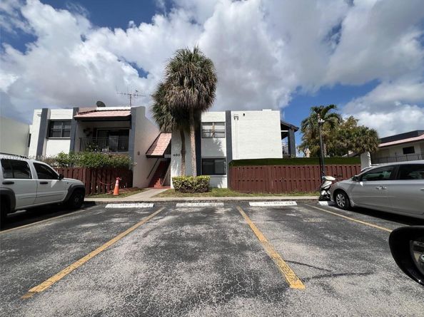 460 W Park Dr 103, Miami FL 33172