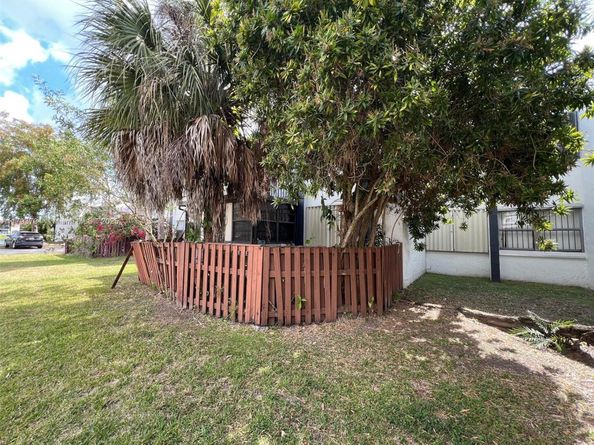 460 W Park Dr 103, Miami FL 33172