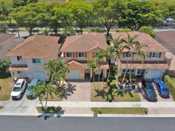 8956 SW 215th Ln, Cutler Bay FL 33189
