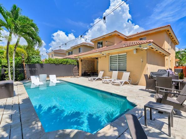 8956 SW 215th Ln, Cutler Bay FL 33189