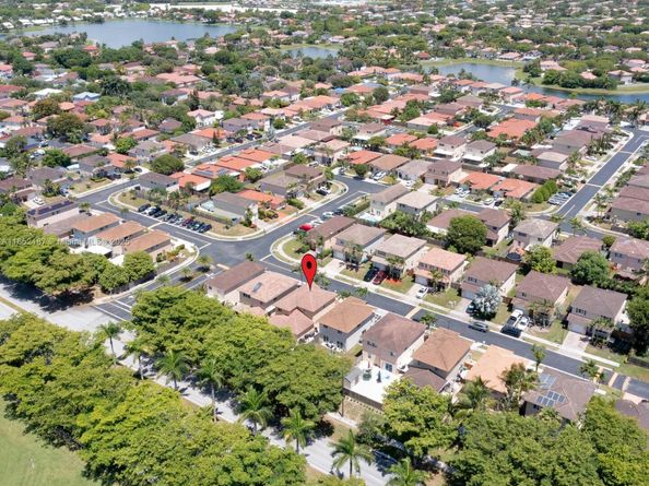 8956 SW 215th Ln, Cutler Bay FL 33189