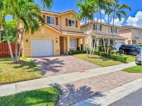 8956 SW 215th Ln, Cutler Bay FL 33189