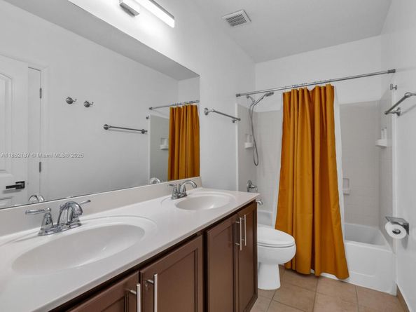 8956 SW 215th Ln, Cutler Bay FL 33189