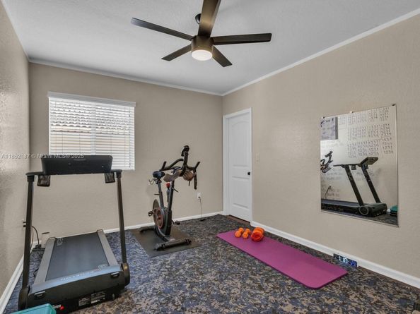 8956 SW 215th Ln, Cutler Bay FL 33189