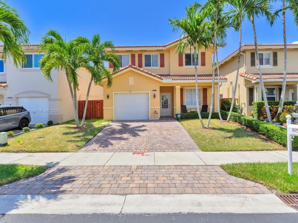 8956 SW 215th Ln, Cutler Bay FL 33189