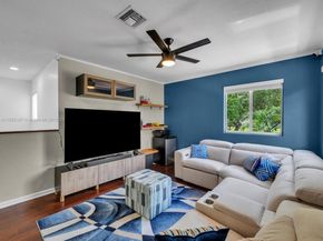 8956 SW 215th Ln, Cutler Bay FL 33189