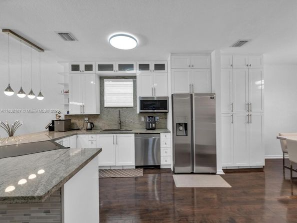 8956 SW 215th Ln, Cutler Bay FL 33189