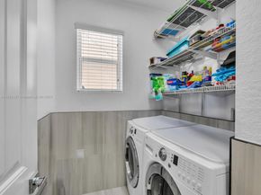 8956 SW 215th Ln, Cutler Bay FL 33189