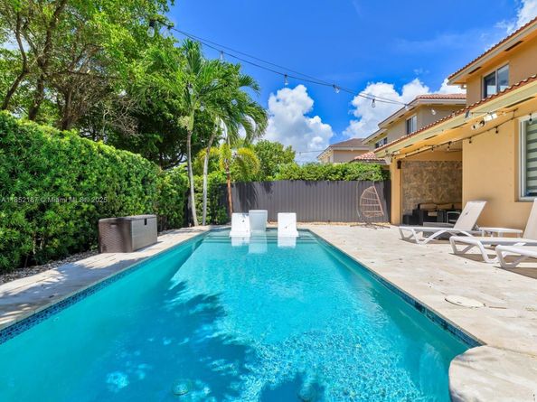 8956 SW 215th Ln, Cutler Bay FL 33189