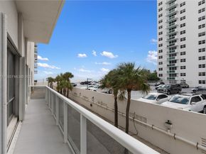 2751 S Ocean Dr 208S, Hollywood FL 33019