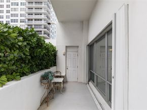 2751 S Ocean Dr 208S, Hollywood FL 33019