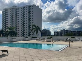 2751 S Ocean Dr 208S, Hollywood FL 33019