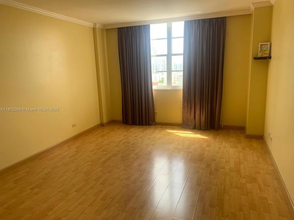 250 174th St 1801, Sunny Isles Beach FL 33160