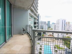 690 SW 1st Ct 1227, Miami FL 33130