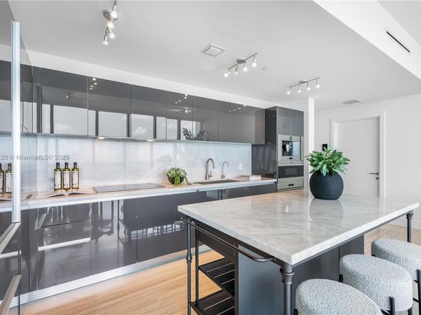 1451 Brickell Ave 2703, Miami FL 33131