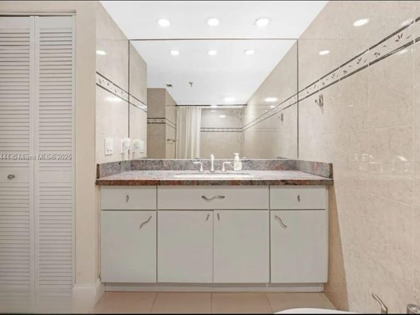 2400 SW 3rd Ave 802, Miami FL 33129