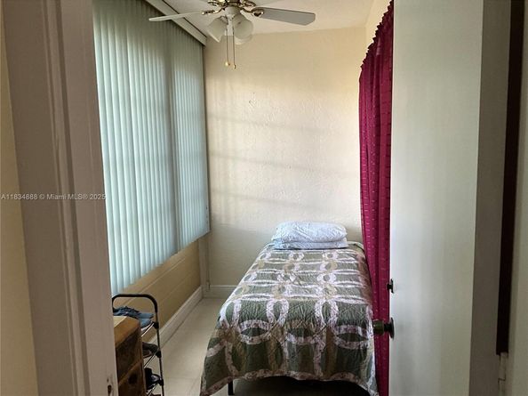 300 Berkley Rd 108, Hollywood FL 33024