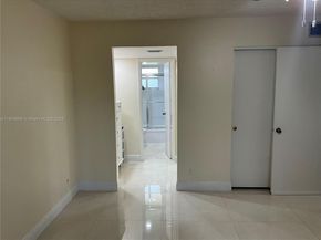 300 Berkley Rd 108, Hollywood FL 33024