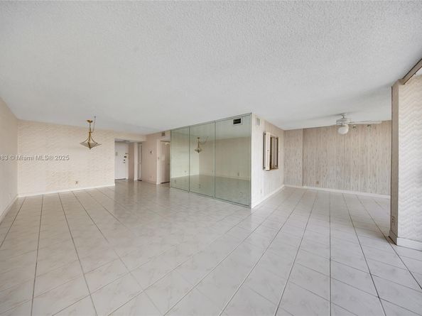 800 Parkview Dr 729, Hallandale Beach FL 33009