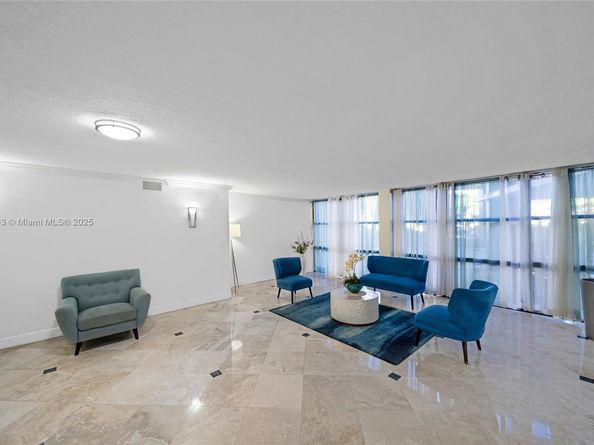800 Parkview Dr 729, Hallandale Beach FL 33009