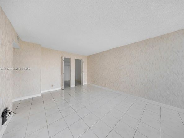 800 Parkview Dr 729, Hallandale Beach FL 33009