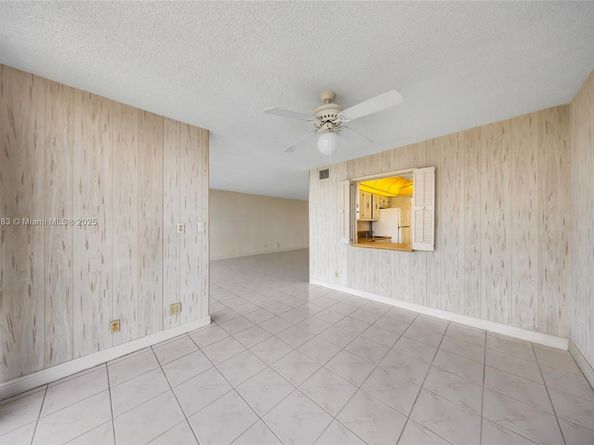 800 Parkview Dr 729, Hallandale Beach FL 33009