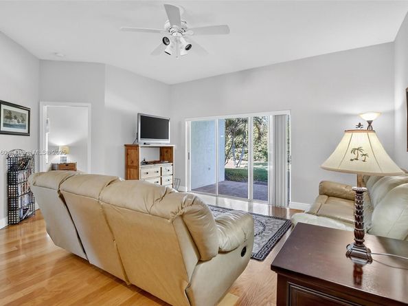 17061 NW 17th St, Pembroke Pines FL 33028