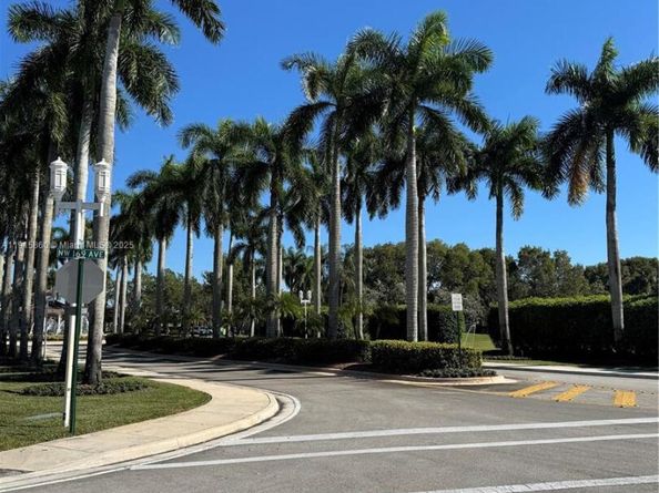 17061 NW 17th St, Pembroke Pines FL 33028