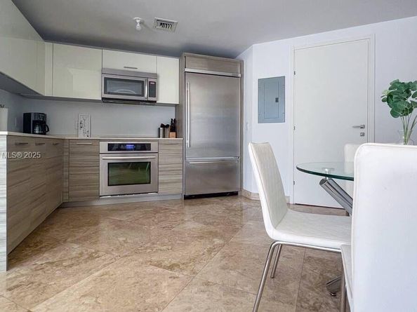 1300 Brickell Bay Dr 3007, Miami FL 33131