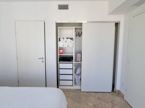 1300 Brickell Bay Dr 3007, Miami FL 33131