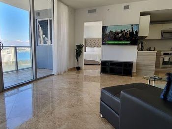 1300 Brickell Bay Dr