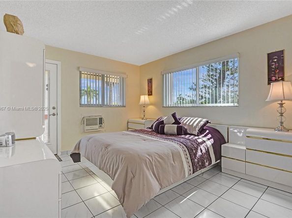 1015 SW 11th Ave 11K, Hallandale Beach FL 33009