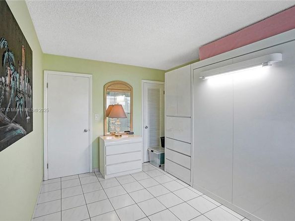 1015 SW 11th Ave 11K, Hallandale Beach FL 33009