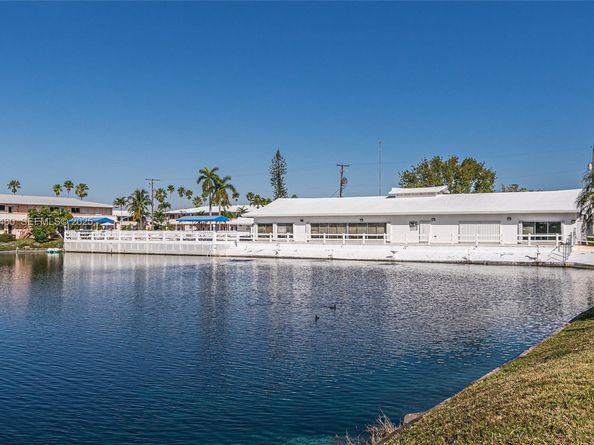 815 SW 10th Ter 3V, Hallandale Beach FL 33009