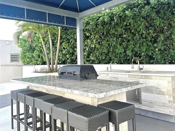 1861 NW S River Dr 2505, Miami FL 33125