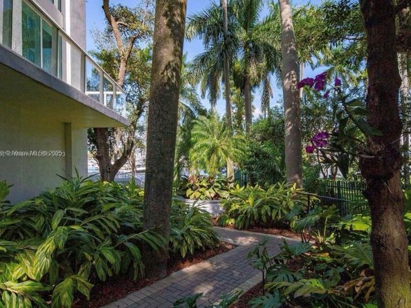 1861 NW S River Dr 2505, Miami FL 33125