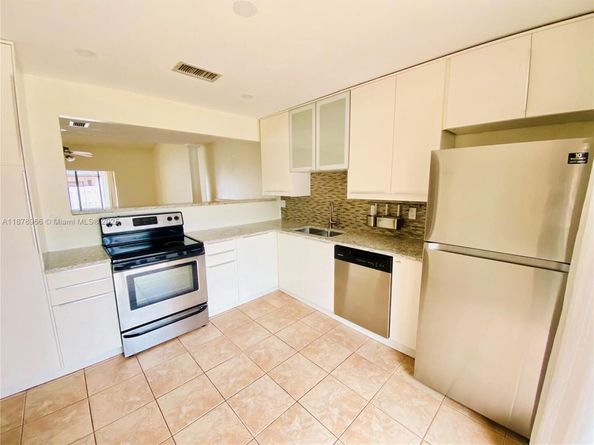 6729 NW 29th Way, Fort Lauderdale FL 33309