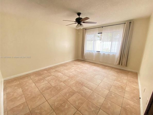 6729 NW 29th Way, Fort Lauderdale FL 33309