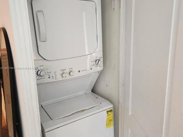 6709 N Kendall Dr 230, Pinecrest FL 33156