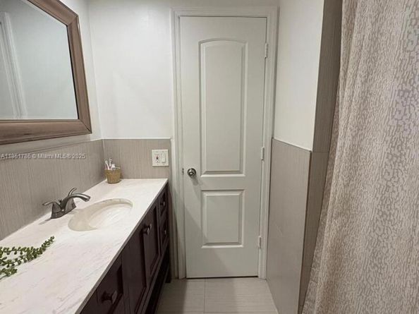 6709 N Kendall Dr 230, Pinecrest FL 33156