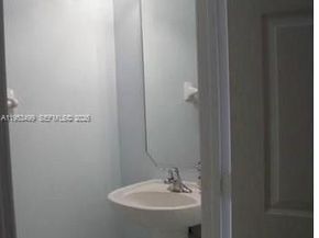 675 NW 42nd Ave, Plantation FL 33317